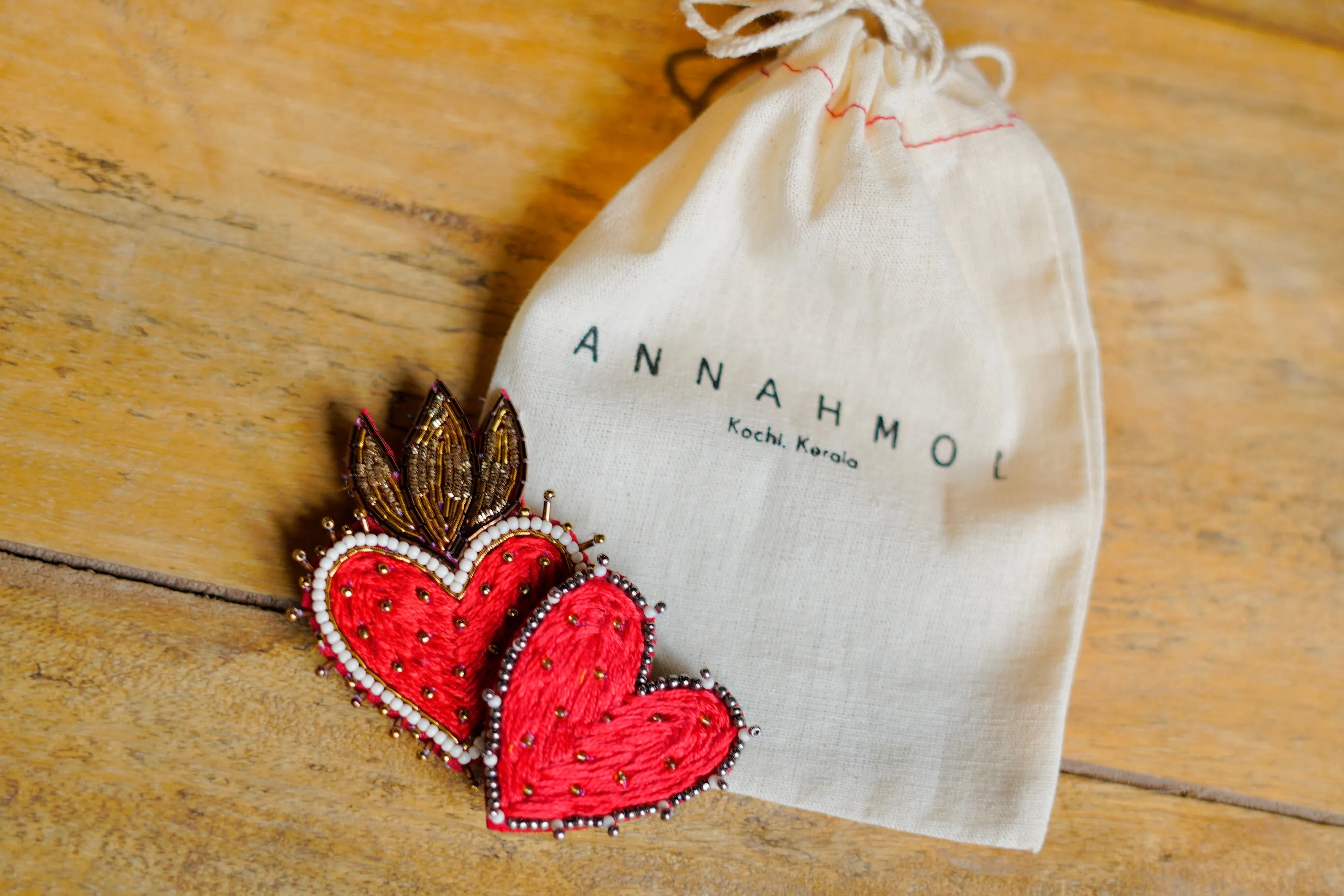 Corazon/Heart Hand Embroidered Brooch
