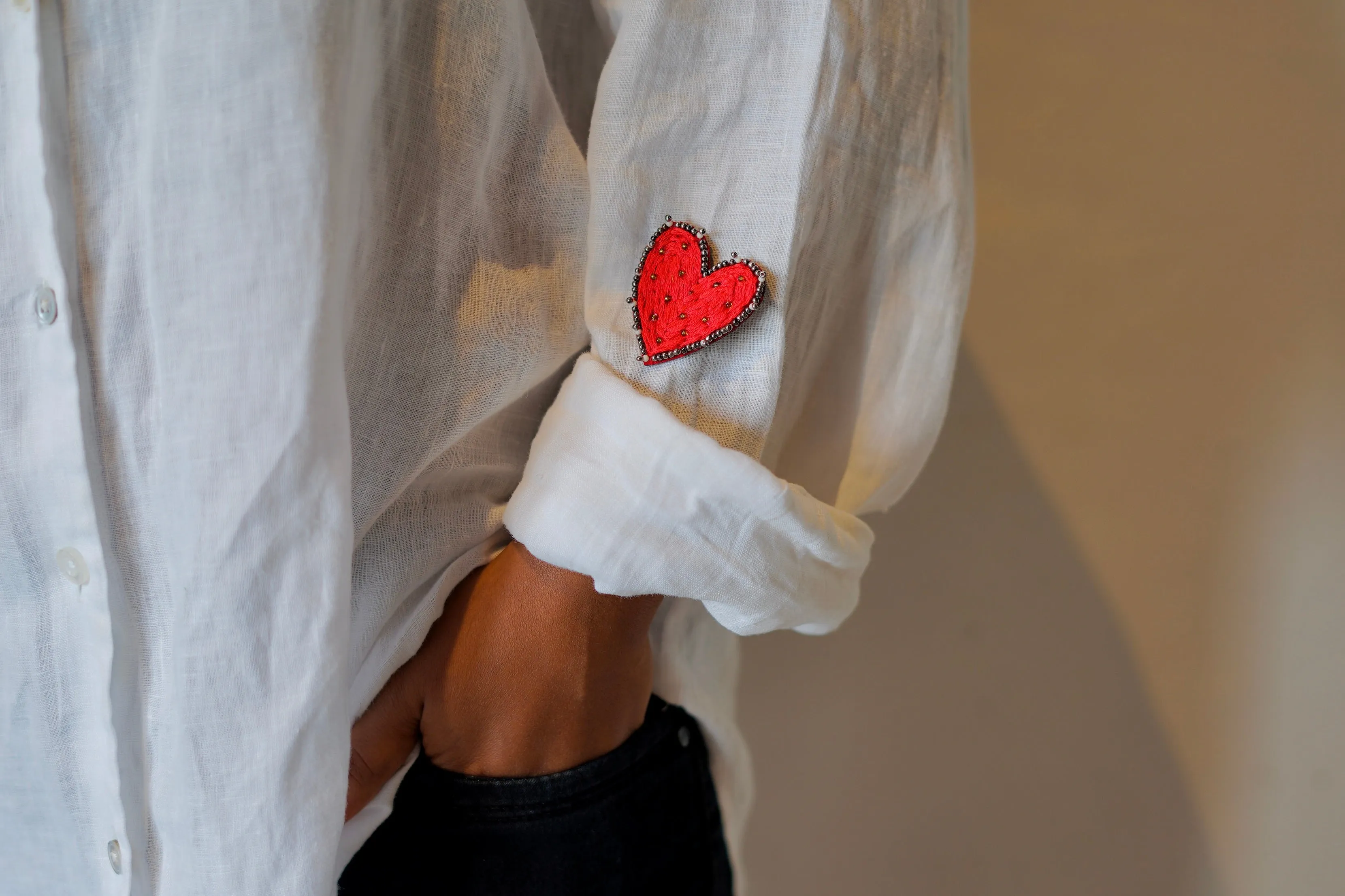 Corazon/Heart Hand Embroidered Brooch