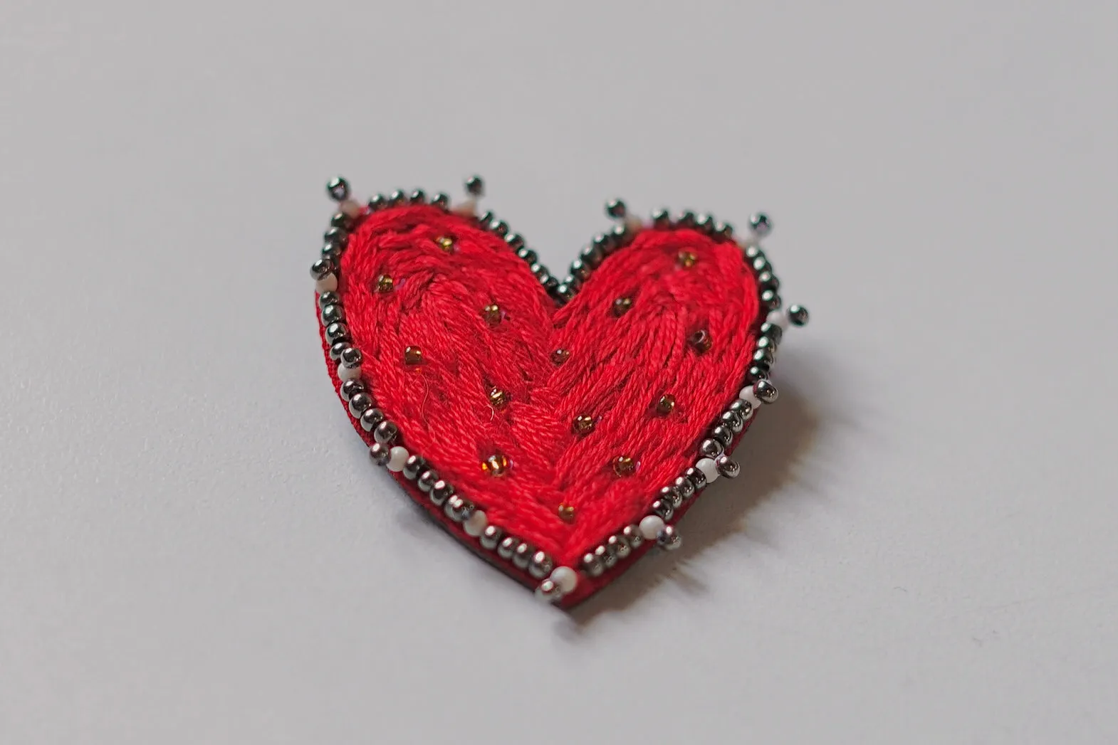 Corazon/Heart Hand Embroidered Brooch