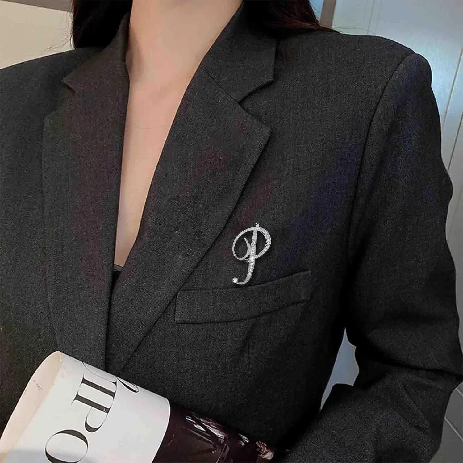 Crystal Letter Brooch Pin Silver Initial Brooches Pin Dainty Custom Initial Brooch Letter B Brooch Pin Lapel Pin Tie Decorative for Women Clothing Dress Suit(B)
