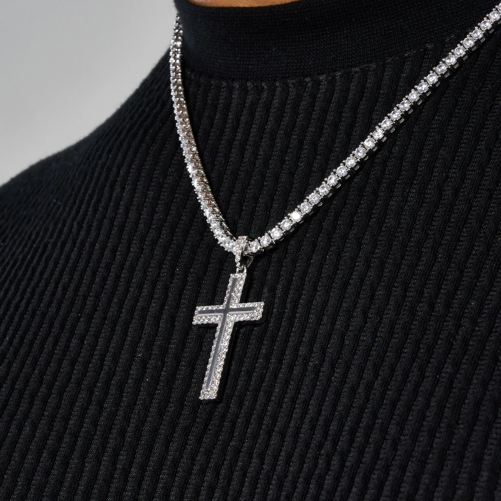 ICED CROSS PENDANT - White Gold