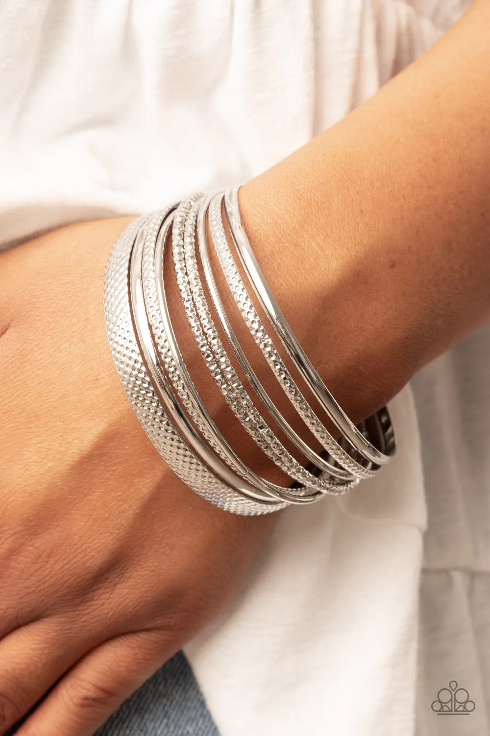 PAPARAZZI Circlet Circus - Silver BRACELETS