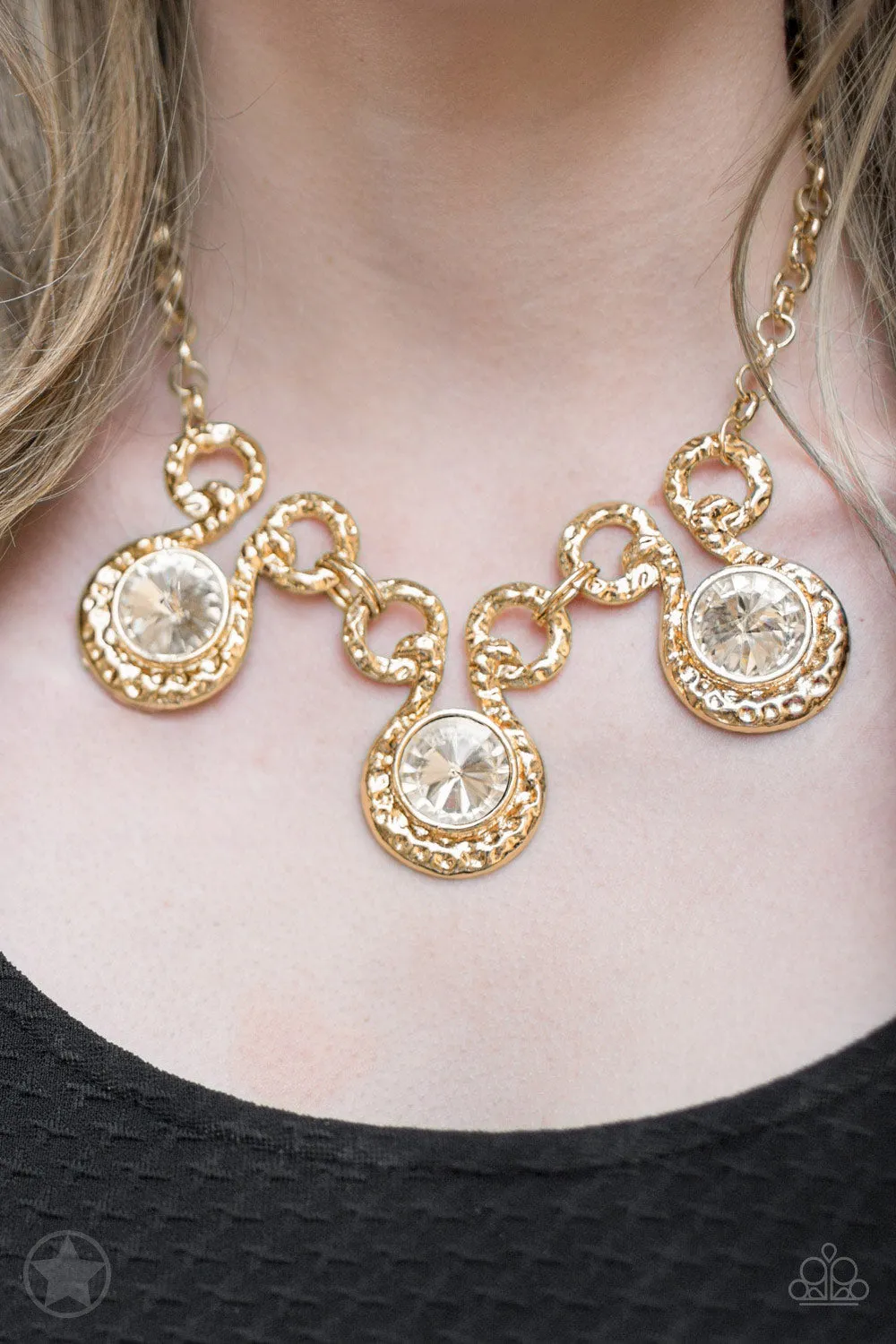 Paparazzi Necklace Blockbuster - Hypnotized - Gold