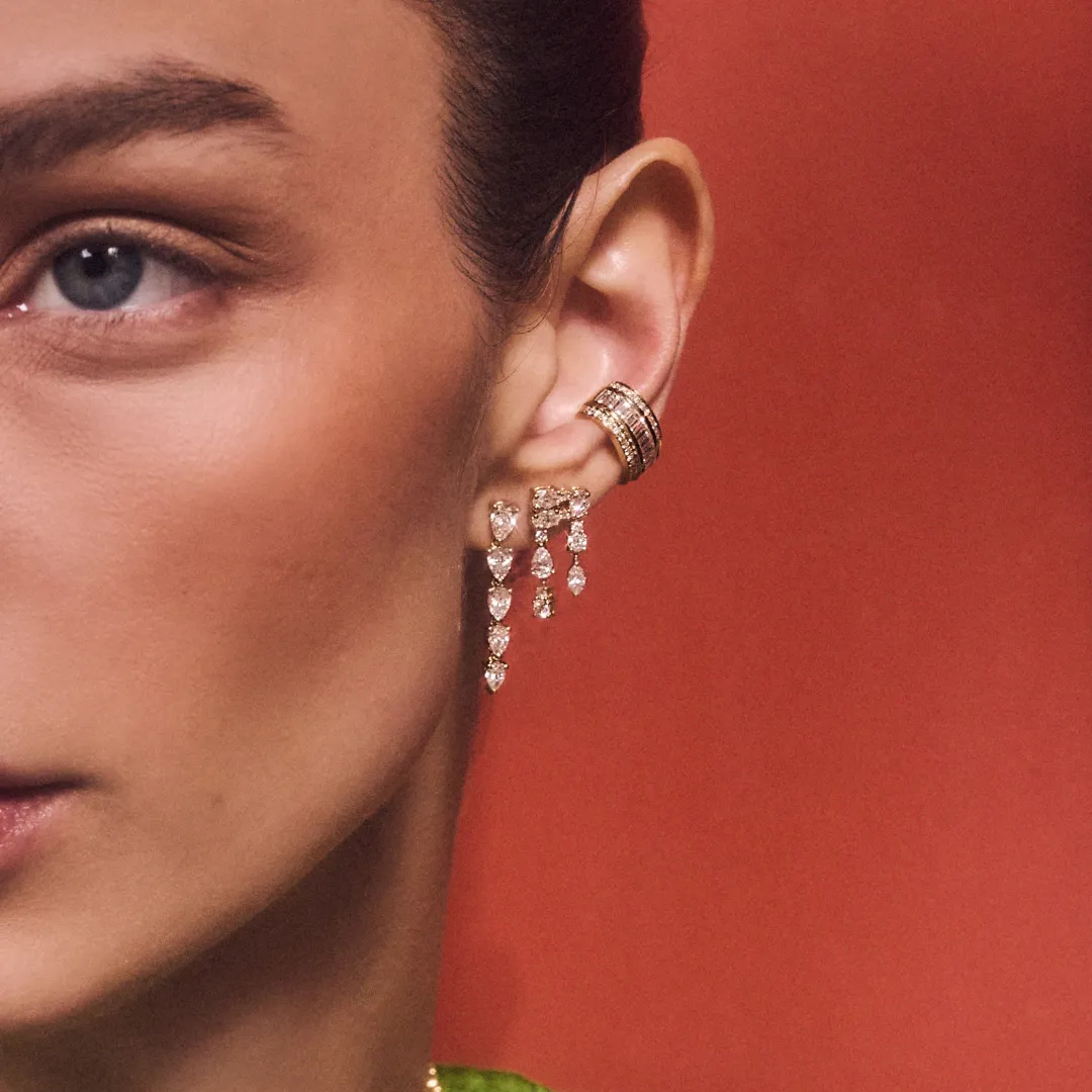 QUINN GRADUATED PEAR DIAMOND DROP EARRINGS