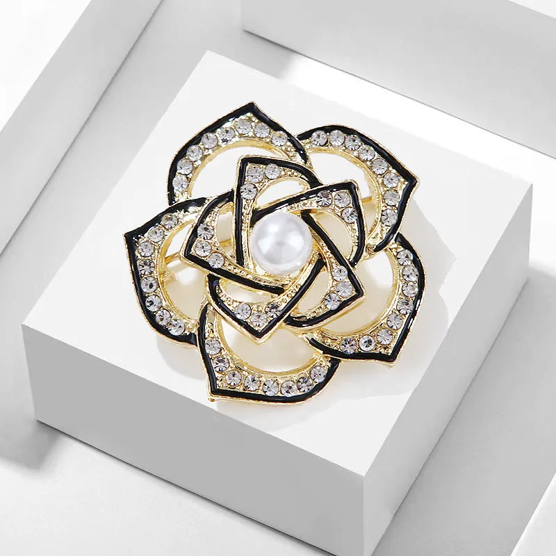 XSB044 - White Floral Brooch