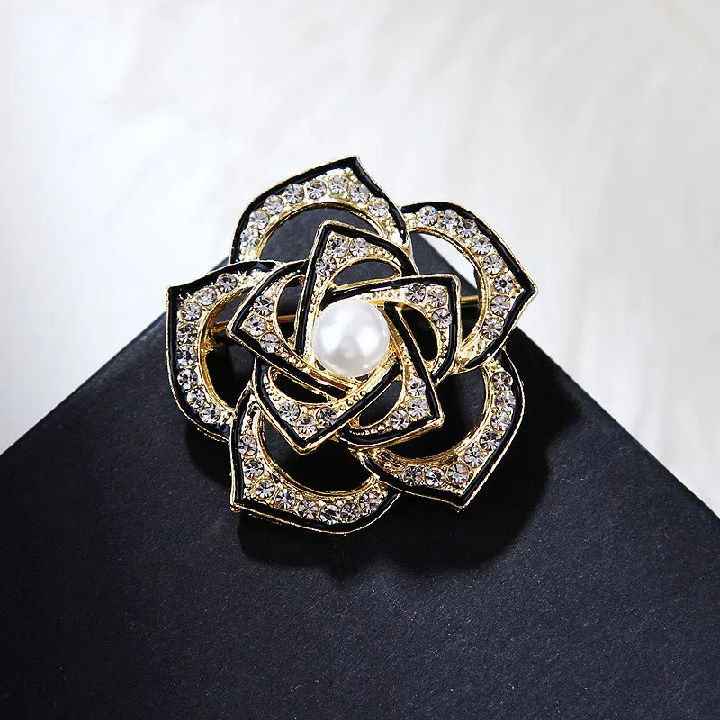 XSB044 - White Floral Brooch
